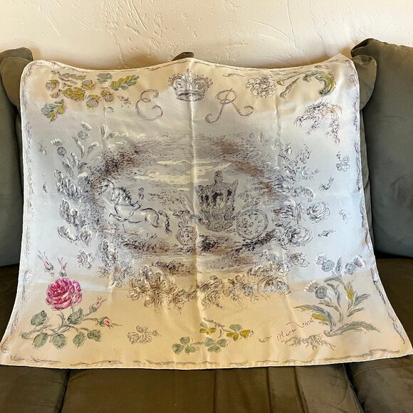 1977 Oliver Messel Grey Silver Silk Scarf, Coronation Queen Elizabeth II - Picture 1 of 14